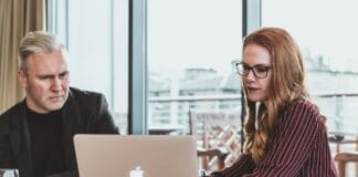 Jak sprzedawać przez relacje (Stories) na Instagramie i Facebooku