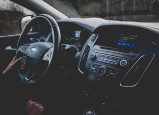 Samochód dostawczy do transportu żywności – wymagania i normy, które musi spełniać